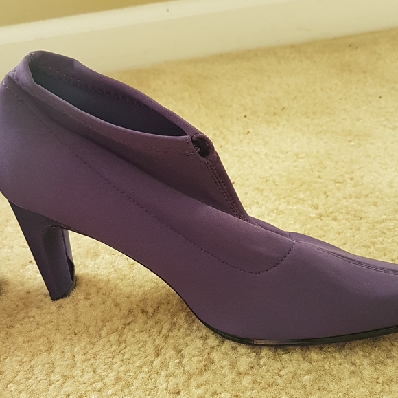 Shoes - Picture 2 of 3